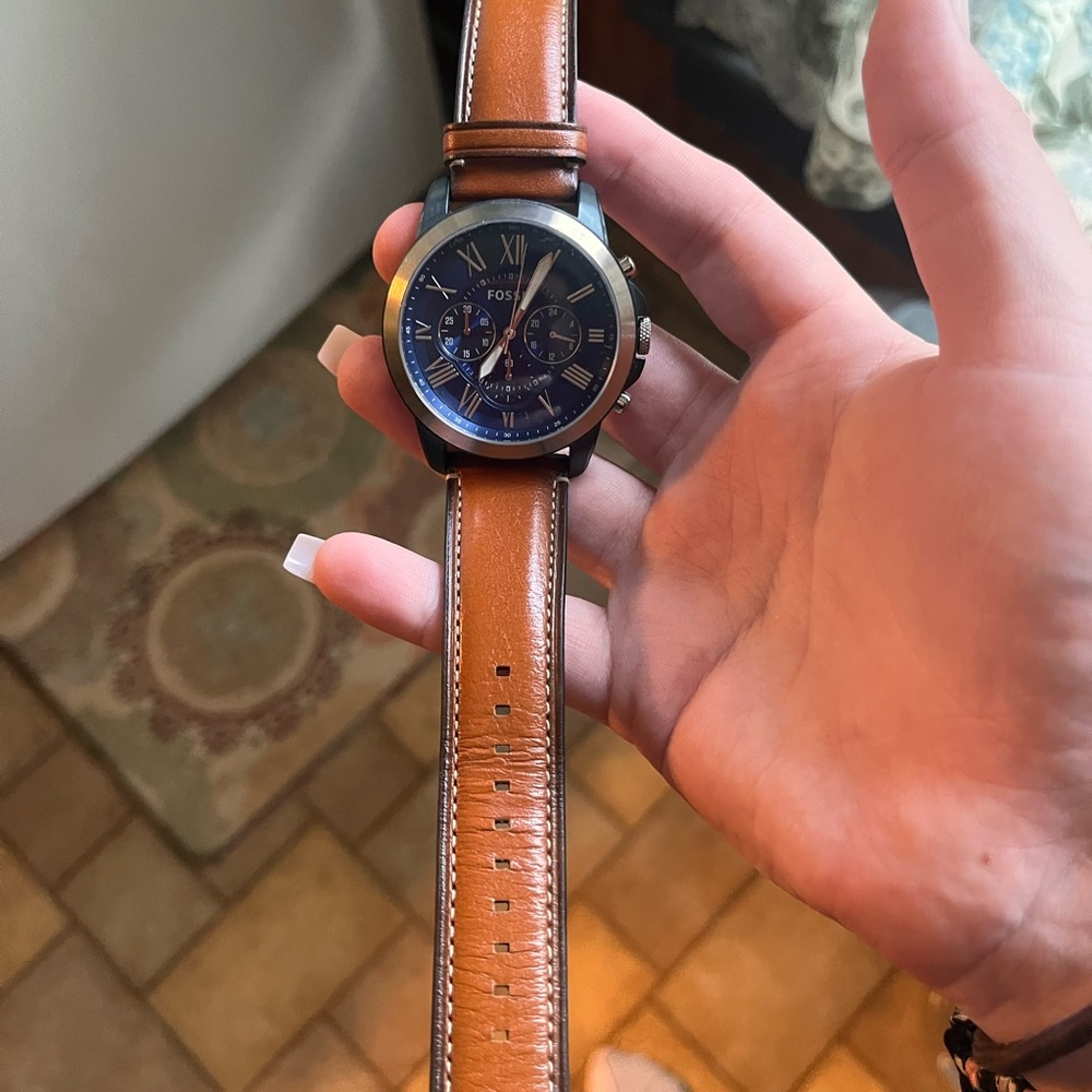 Men’s Watch - Picture 3 of 3